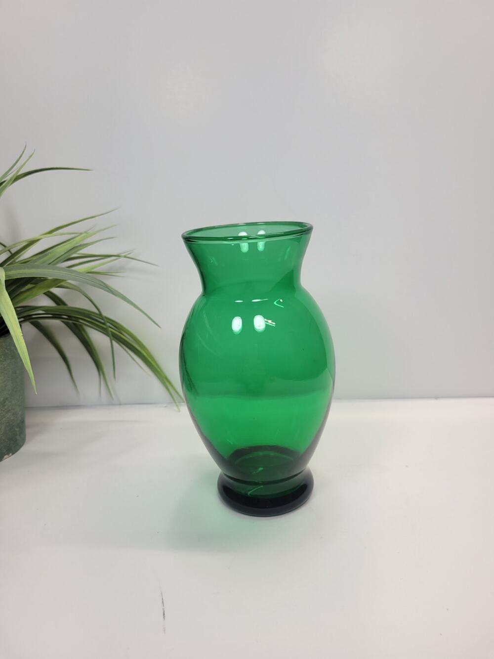 Vintage Anchor Hocking Forest Green Glass Vase 6.5" Flared Rim Mid Century MCM